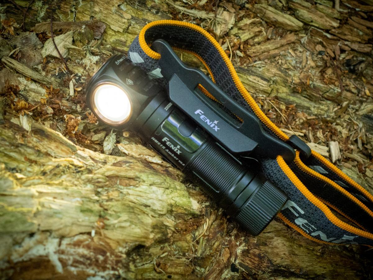 Univerzális outdoor fejlámpa: Fenix HM61R Amber V2.0