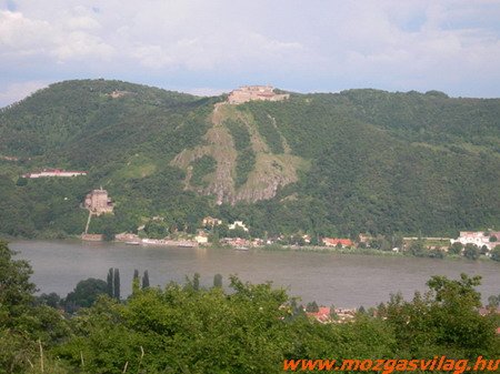 Visegrádi oldal Nagymaros felöl.