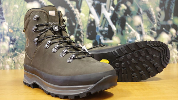 Lowa Ranger III GTX túrabakancs