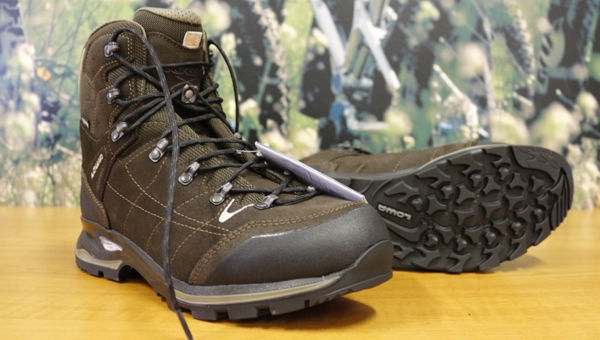 Lowa Vantage GTX Mid túrabakancs