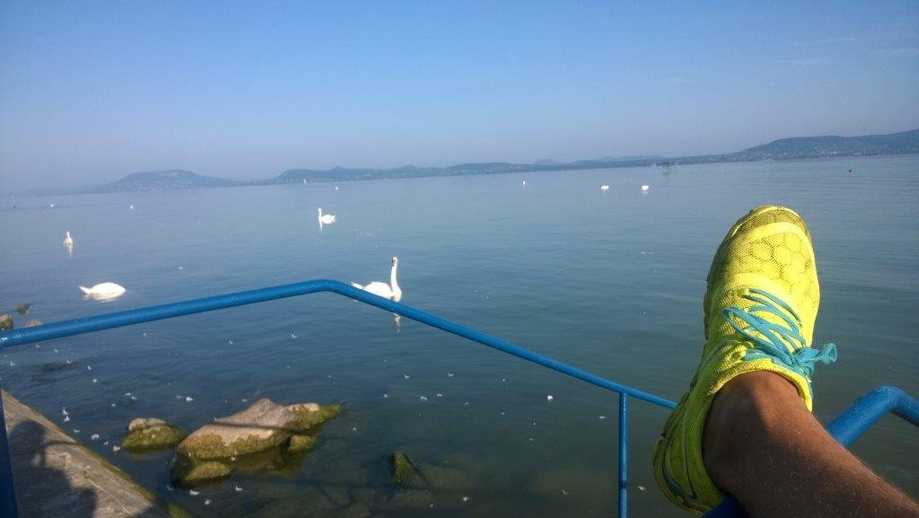 Balatonlelle szabad strandjától a balatonboglári gömbkilátóig