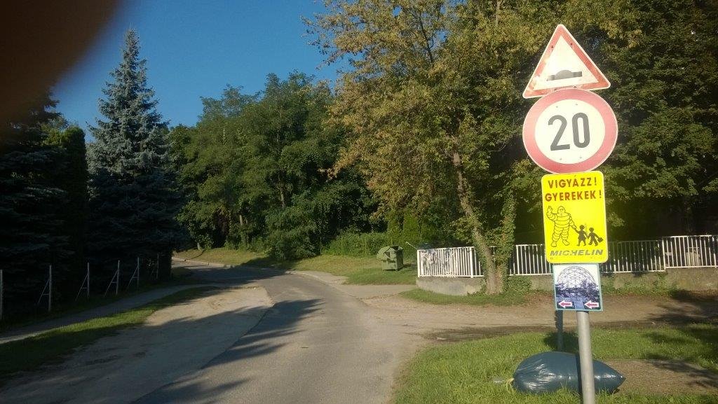 Balatonlelle szabad strandjától a balatonboglári gömbkilátóig