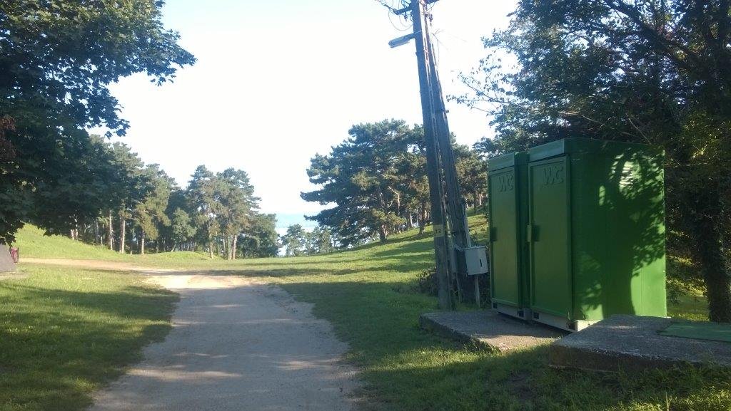 Balatonlelle szabad strandjától a balatonboglári gömbkilátóig