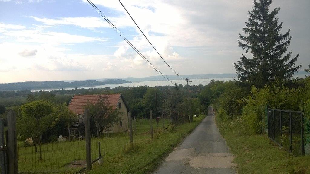 Zamárdi strandról kőhegyi kilátóra