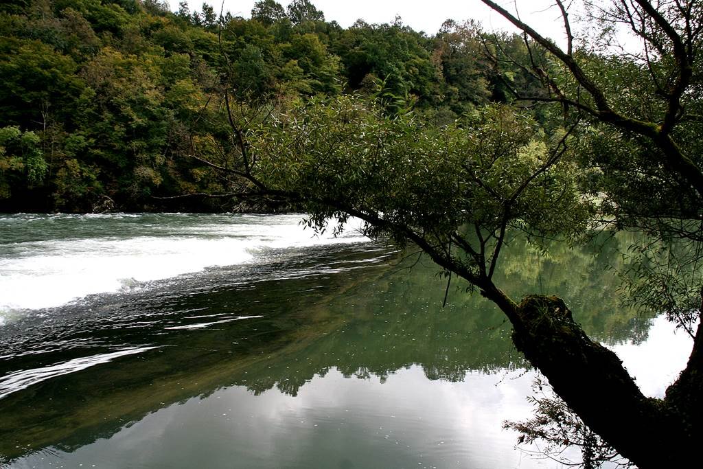 Vízlépcső a Kolpa folyón. Forrás: www.mozgasvilag.hu