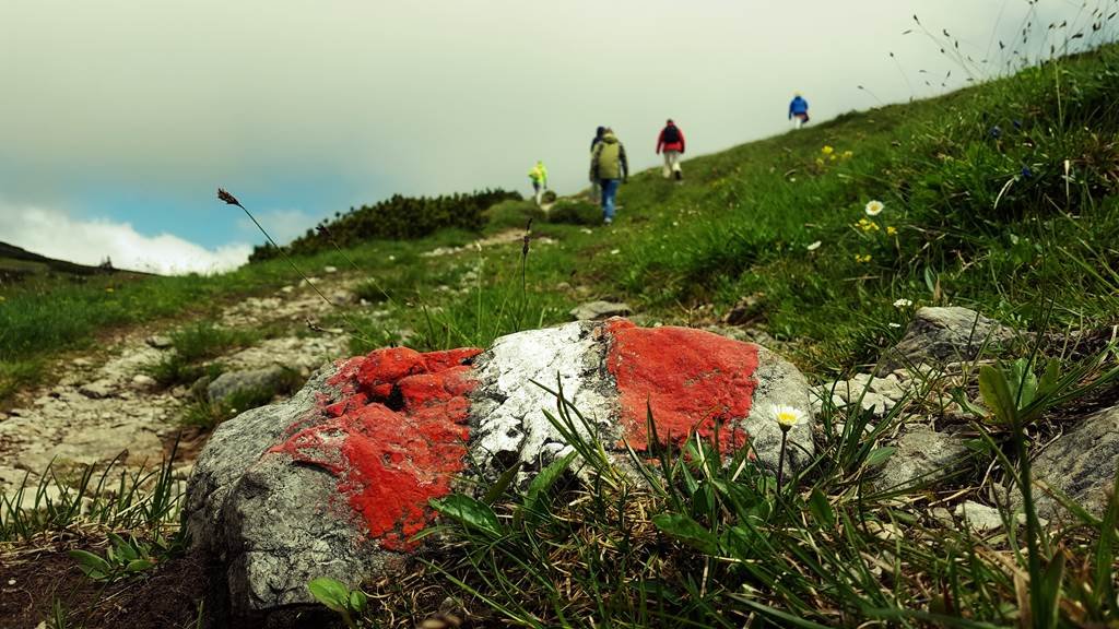 Csak az osztrák turistajelzést kell követnünk