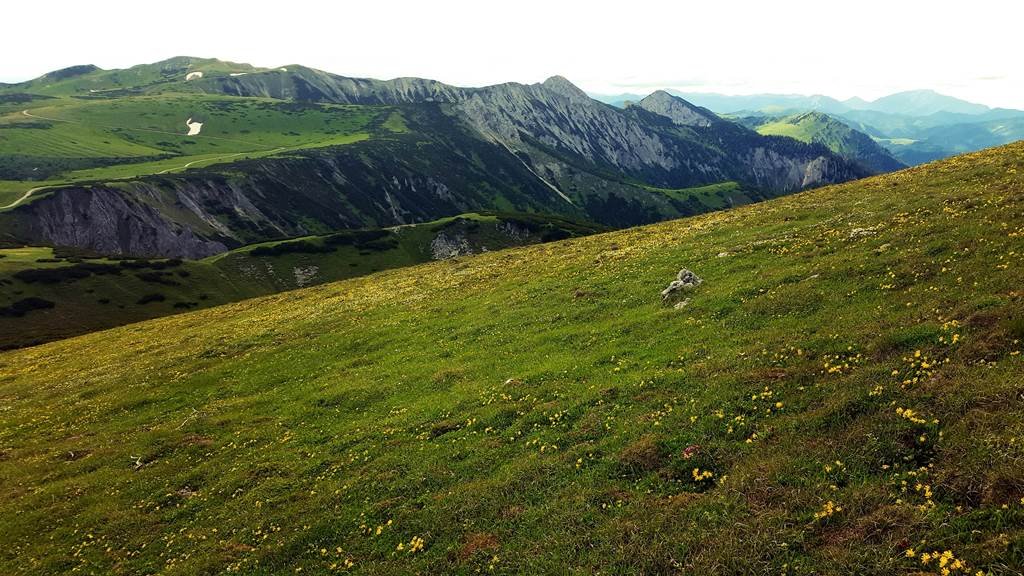 Jól látszódnak a hegyvonulatok