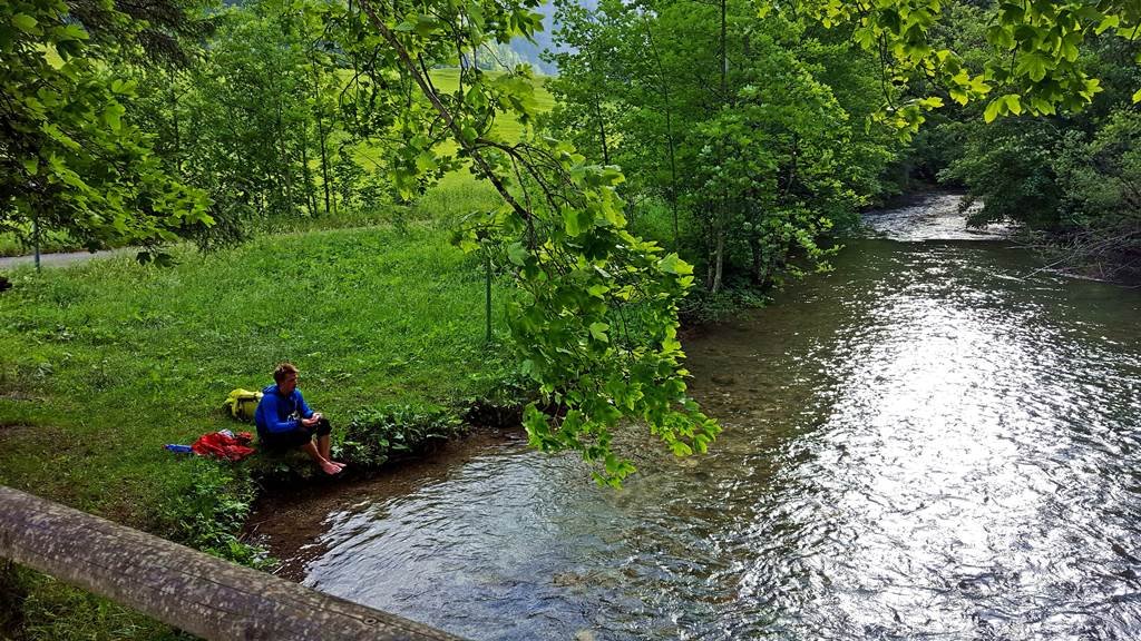 A csendes és sekély Seebach partja remek pihenőhely a fáradt túrázók számára ForrĂĄs: www.mozgasvilag.hu