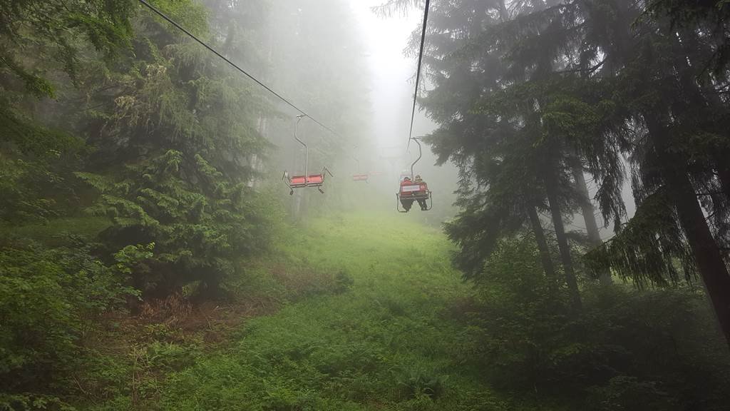 Az Aflenz-Bürgeralm kétüléses felvonójával kb. 20 perc alatt érünk a fennsíkra