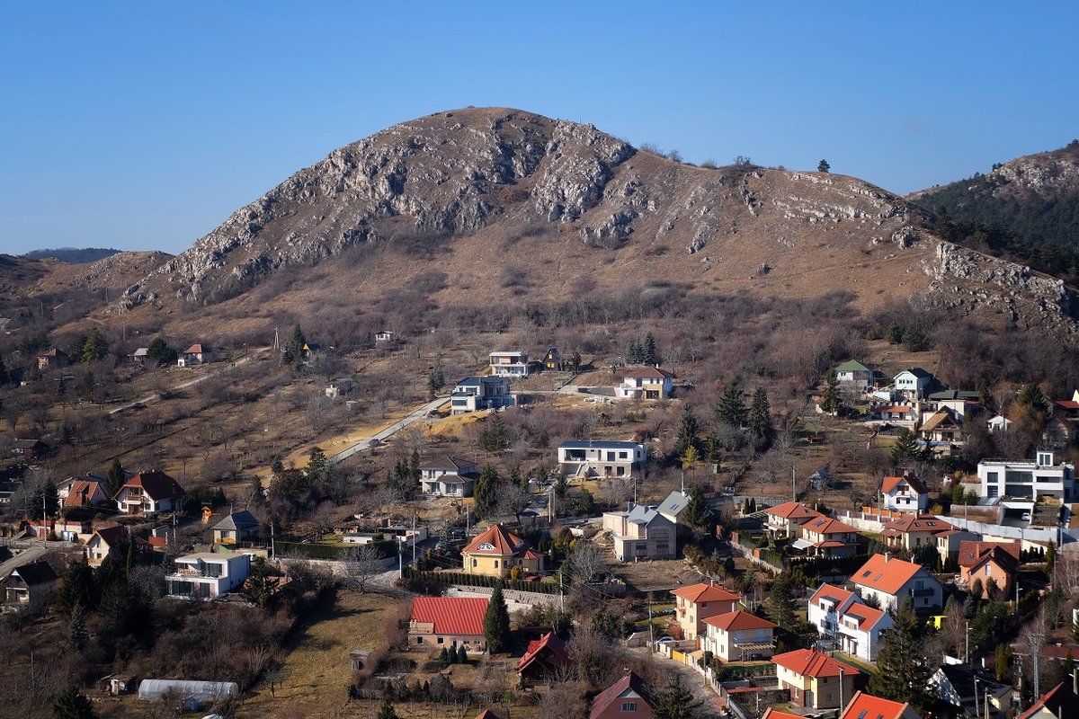 Az Odvas-hegy látképe a Kő-hegyről