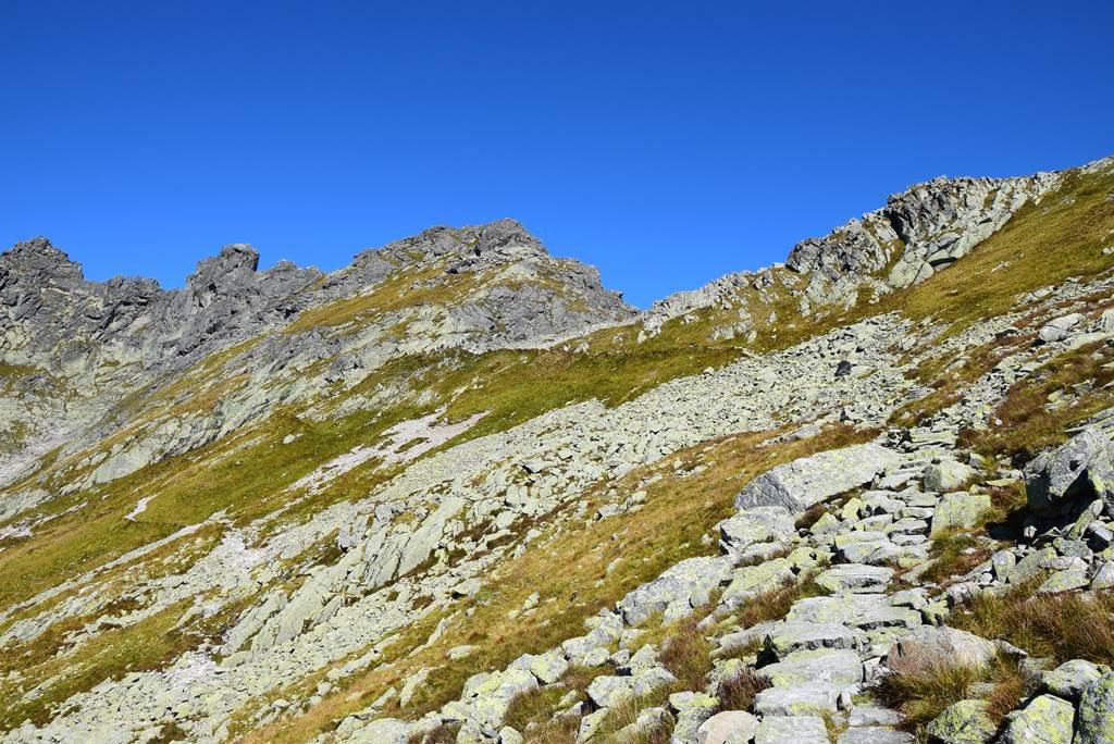 A Lengyel-Öt-tó völgyéből a Zawratra