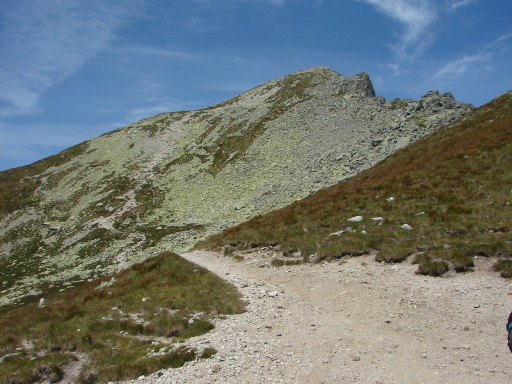 A Három-forrástól a Kapor-völgyön és a Felső-Kapor-hágón át a Kapor-csúcsra