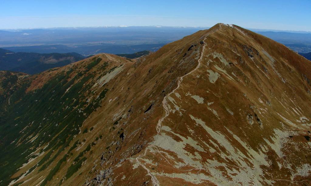 A Zsári-völgyből a Zsári-nyergen át a Szomorú-hágóba