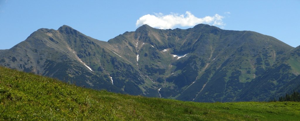 Jalóci-völgyből az Anyóka-hegyen át a Szürke-hegyre