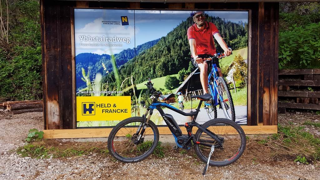 Plakát is hirdeti az Ybbstal kerékpárutat
