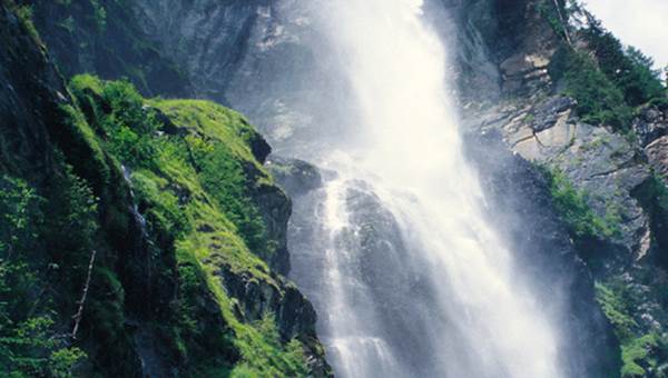 A víz csodája túra a Jungfernsprung vízeséshez