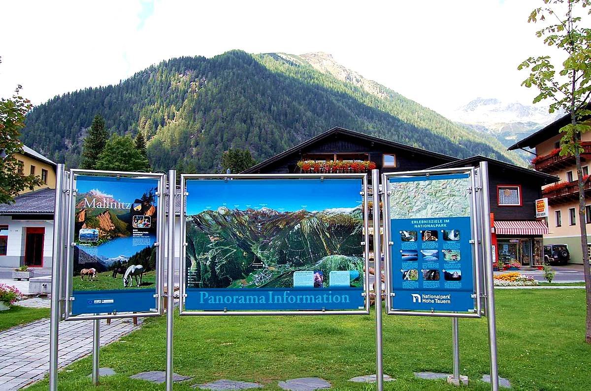 Infó pont Mallnitz főterén Forrás: (c) Kärnten Hohe Tauern