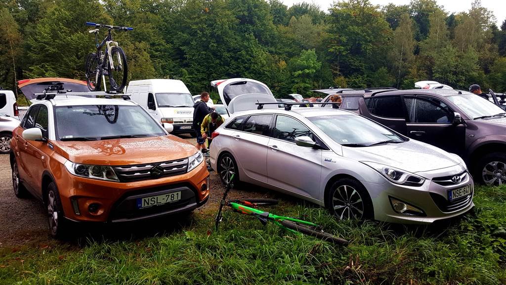 A Suzuki Vitara parkoló versenytársai közül is kiemelkedik