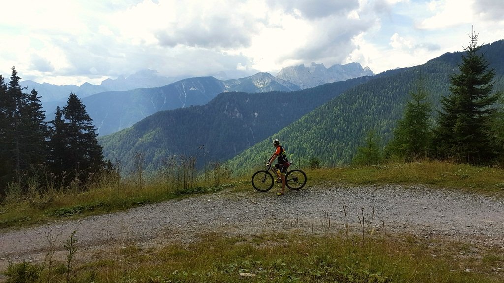 Távolban a Triglav - lenne, ha nem lenne felhő előtte Forrás: www.mozgasvilag.hu