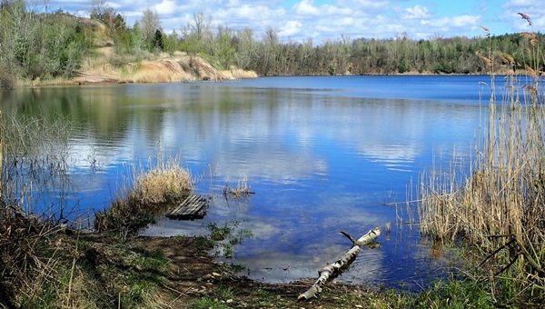 Vérteskert rejtett tanösvénye a Csuka-tóhoz