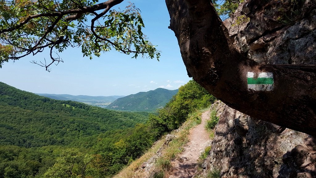 Lassan kitárul a panoráma