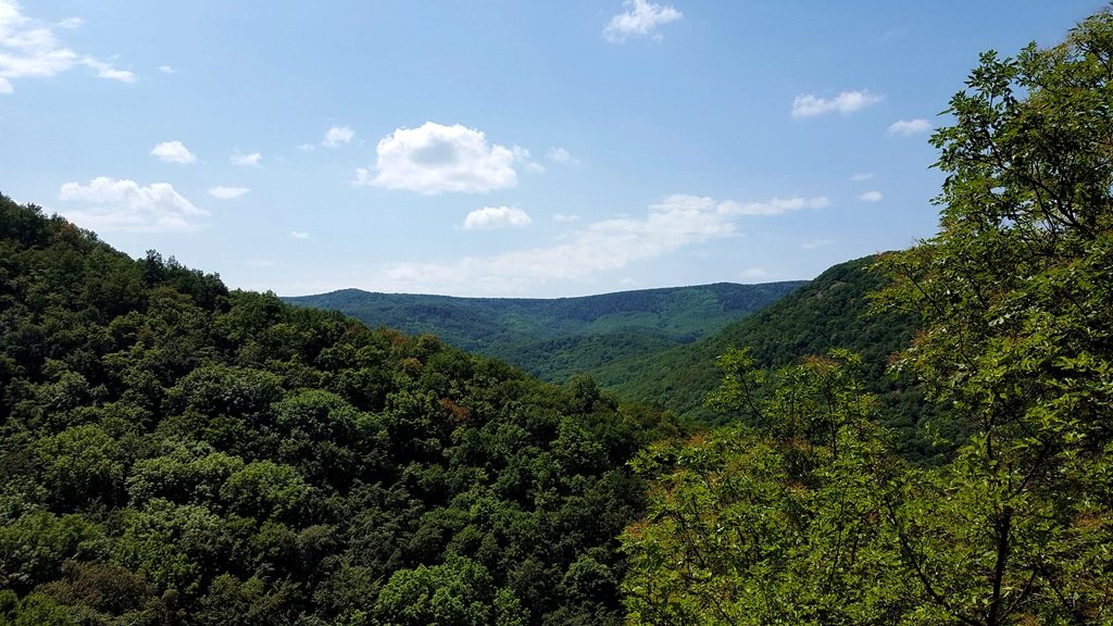 Lassan kitárul a panoráma