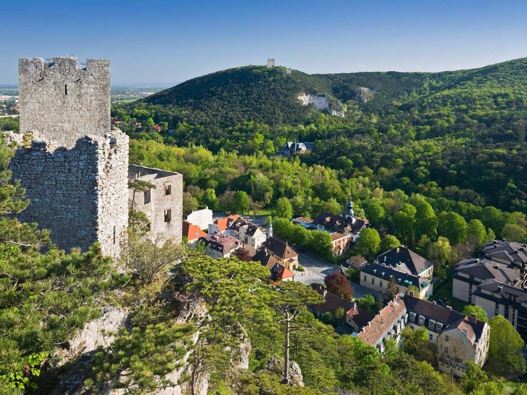 Kilátás a Rauhensteini várból Baden városára Forrás: © Tourismus Baden