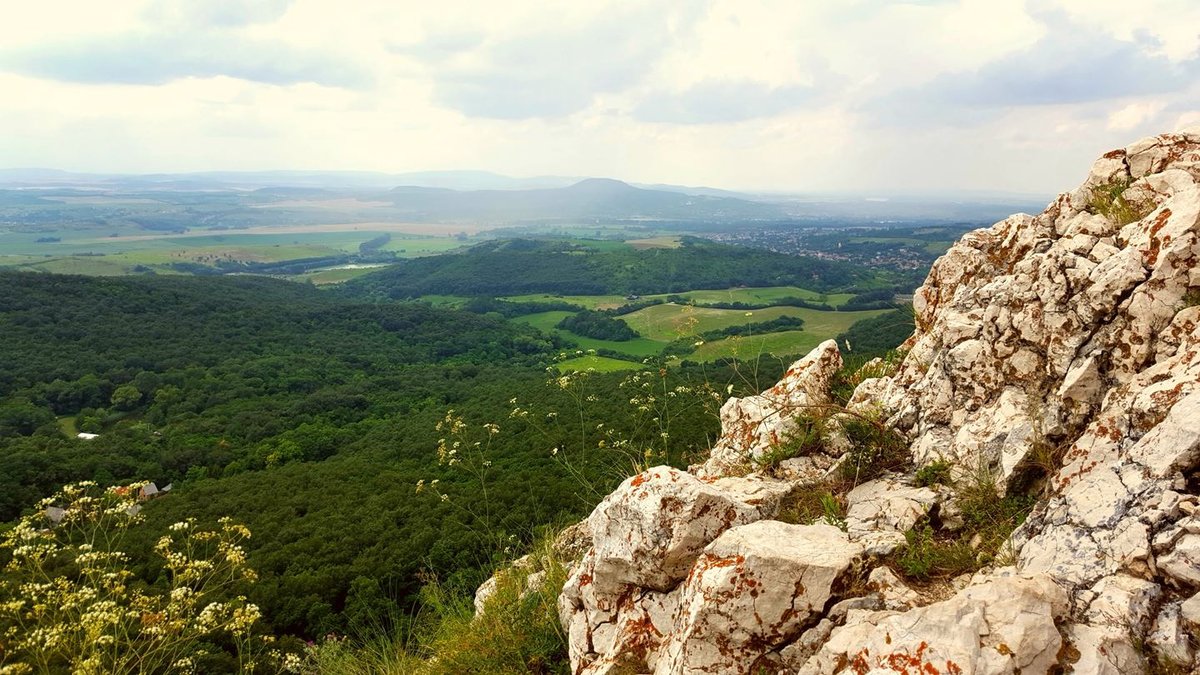 Kilátás a Kémény-szikláról