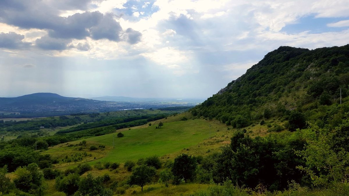 A Fehér-szirt alatti mezőség Forrás: Mozgásvilág.hu