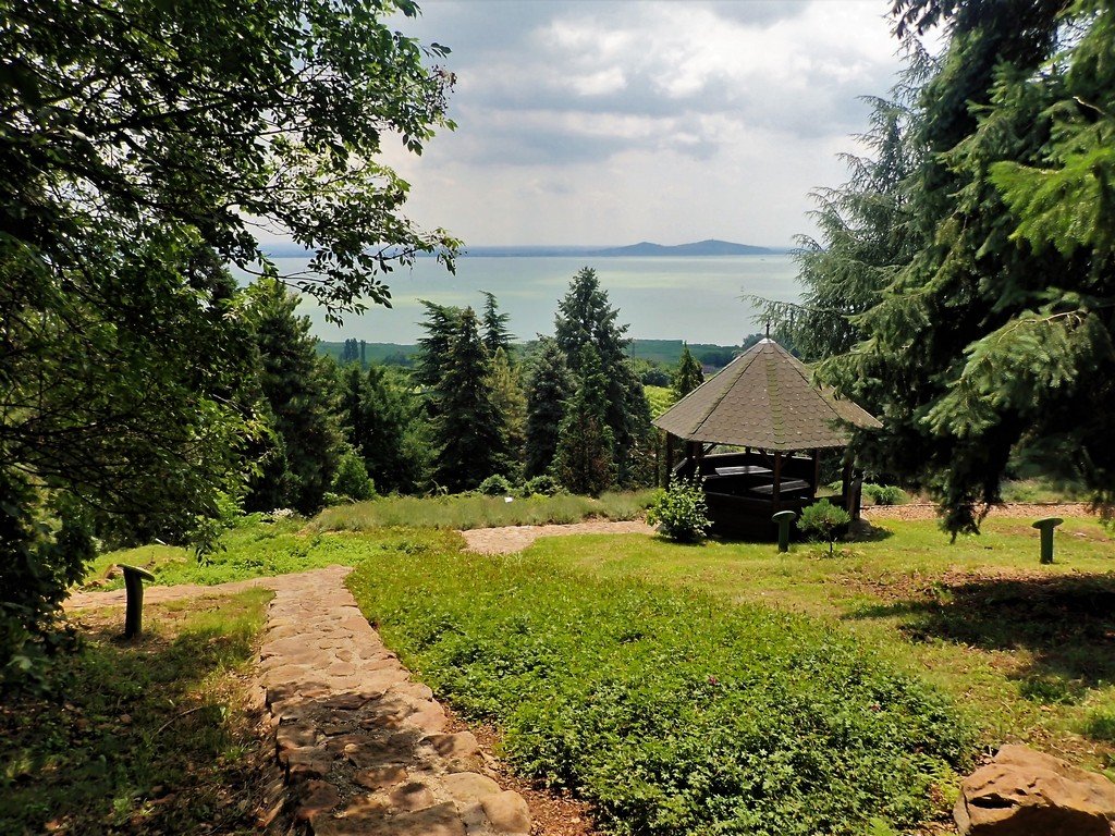 Folly Arborétum Forrás: Nyáry Tamás