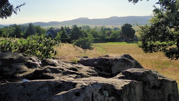 Kővágóörs-Köveskál: Kőtenger és rejtőzködő középkori templomok