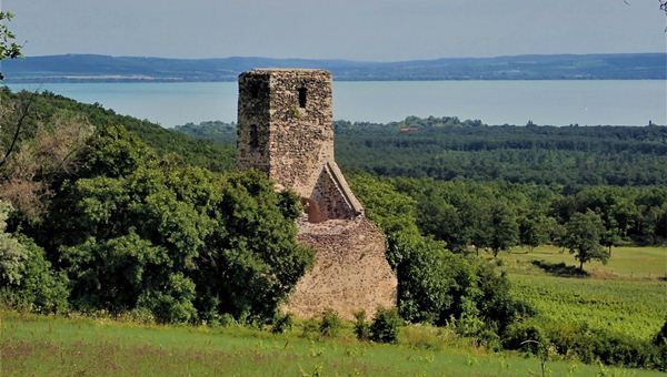 Zánkai Borókás Mencshelyi kilátás