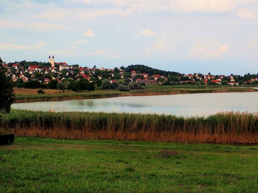 Apátságos Belső-tó látlép