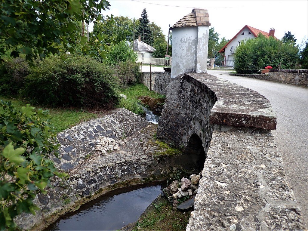 Az Örvényesi séd kőhídja