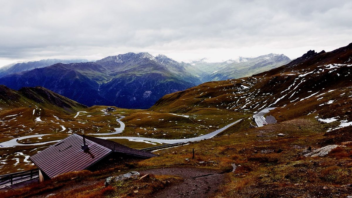 Kilátás  Hochtor feletti túraútról