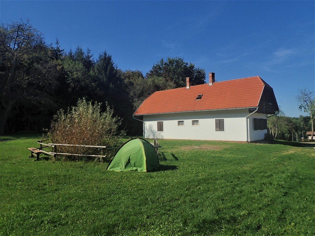 A Keserüszeri kutatóház és vendégház