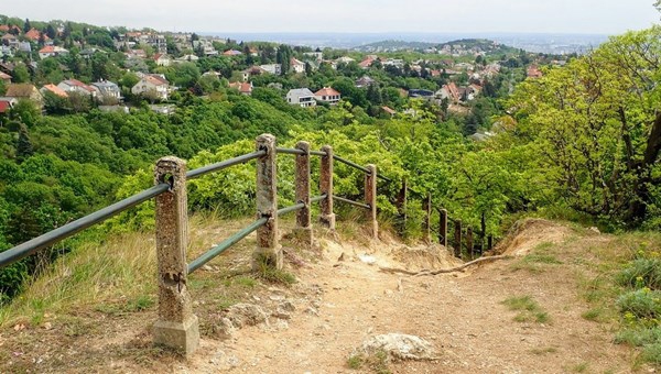 Az Ördög-orom és a Farkas-völgy