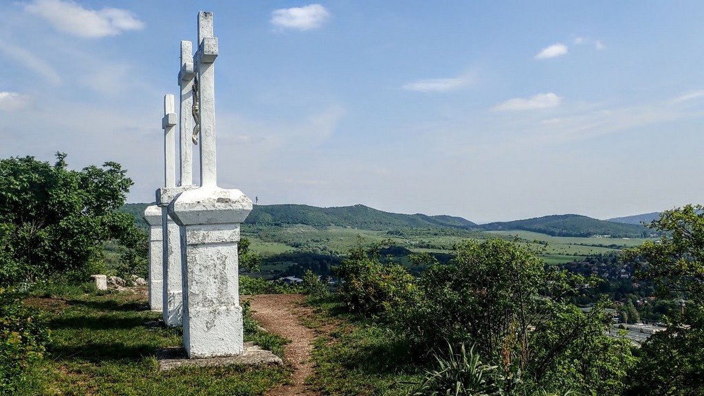 ismerősök münch hegy)