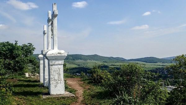 A Solymári vár és a Hidegkúti kálvária