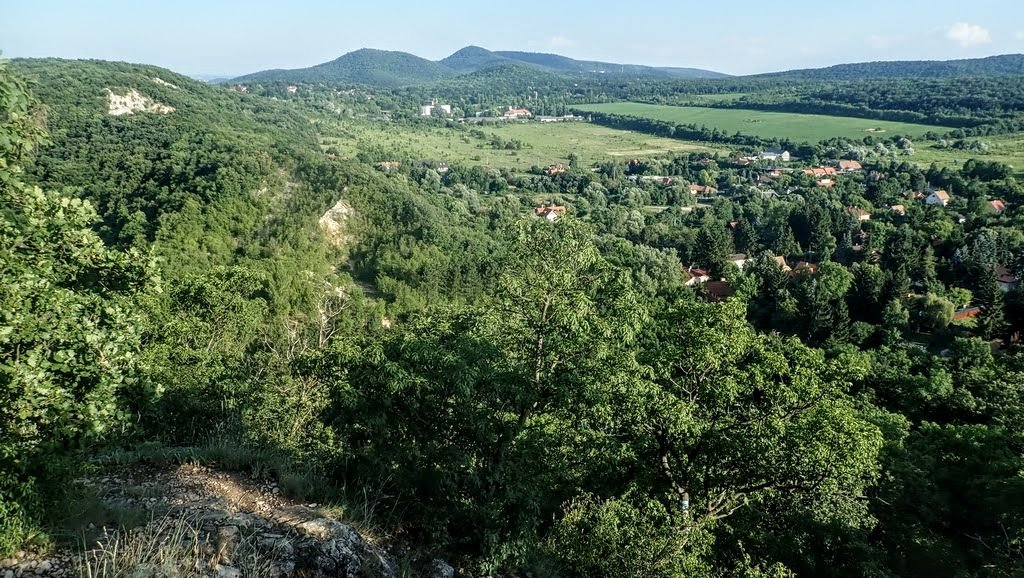 Pazar kilátás a szurdok felett Forrás: Nyáry Tamás