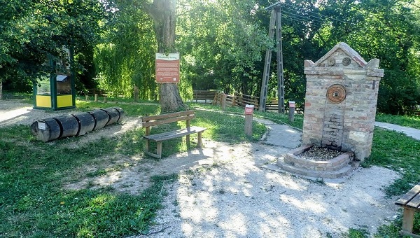 Remeteszőlősről a Remete-hegyre és a Remete-szurdokba