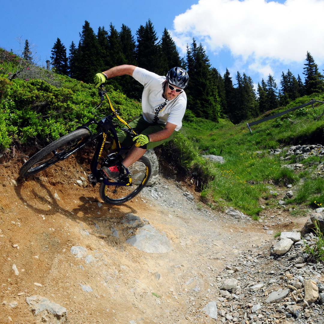 hegyi kerékpár singletrack gyanta öröm tudni