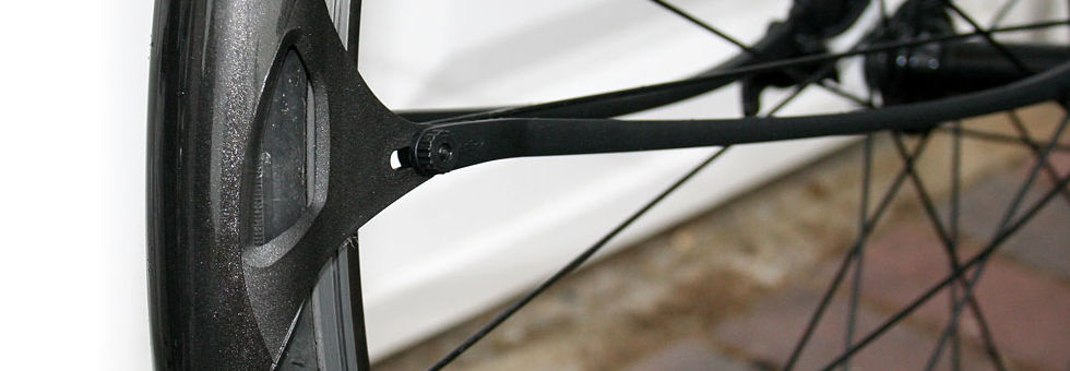 Sárhányás országúton - Crud RoadRacer mk2 teszt Hír