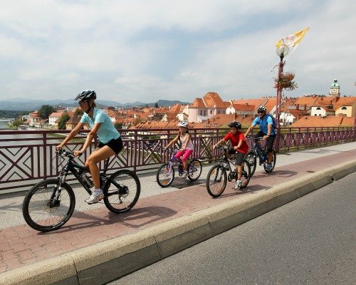Családi kerékpározás Mariborban