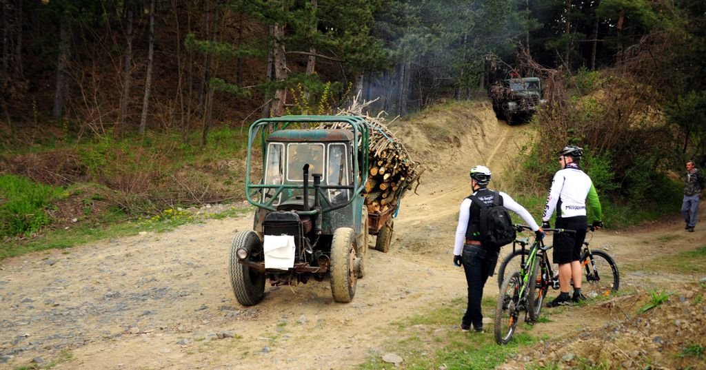 Jobbnak láttuk megvárni, amíg elmennek a jómunkásemberek