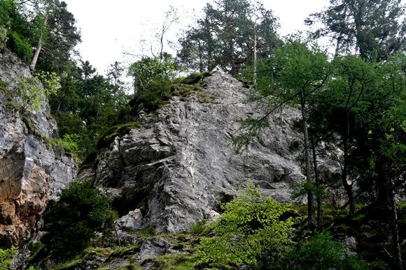 Silberkarklamm szurdokból visszanézve a Hias sziklafala