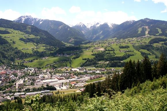 Schladming és a kertváros.