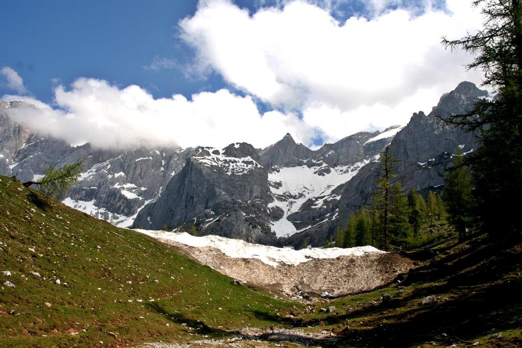 Maradék hó a Dachstein alatt.