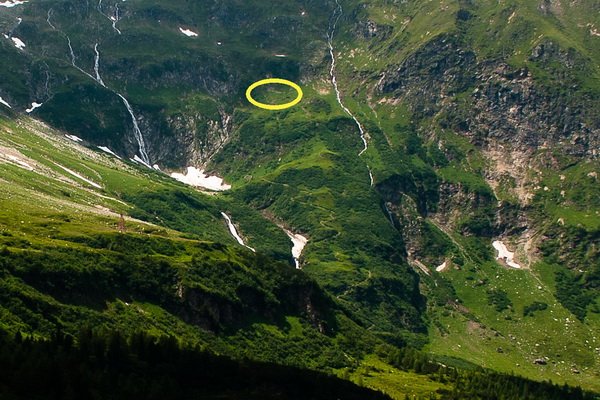 Az Erfurter Weg eleje, sárgával bekarikázva a kicsúszás helye Forrás: Pintér László