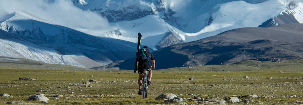 Lavina a Shisha Pangmán, Ueli Steck két társa meghalt
